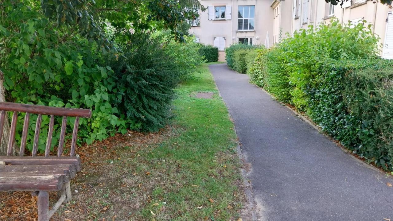 Appartement Cosy - Disneyland & Villages Nature Villeneuve-Saint-Denis Exterior photo